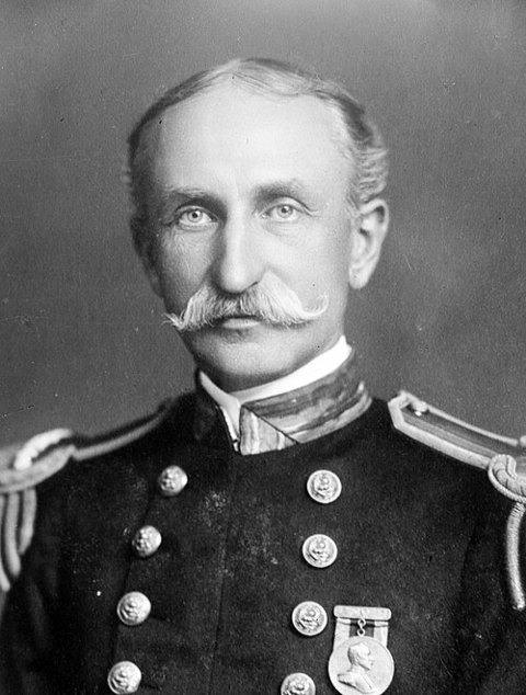 Retrato de Bradley A. Fiske
