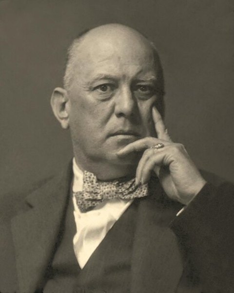 Πορτρέτο: Aleister Crowley