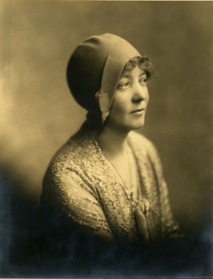 Retrato de Ruth Comfort Mitchell