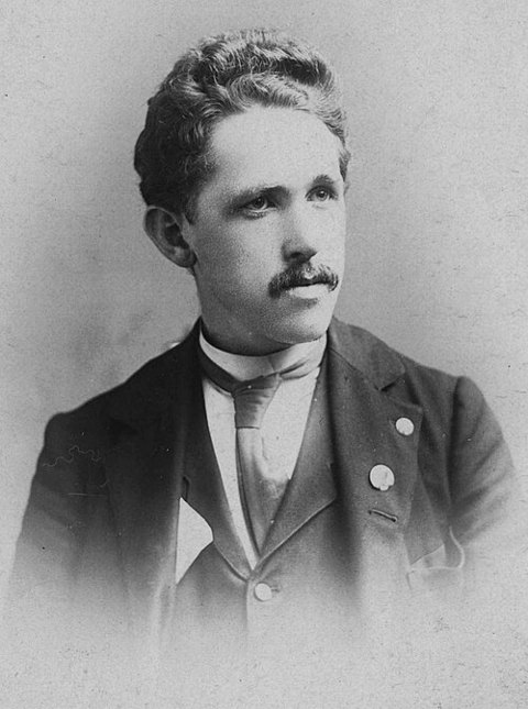Πορτρέτο: James F. Morton