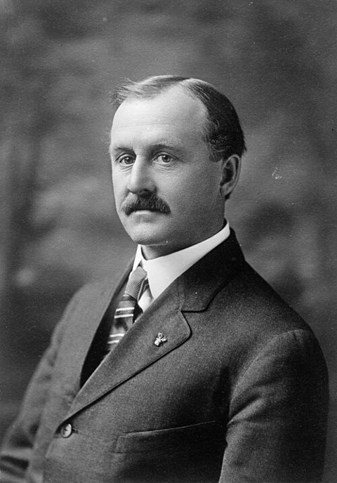 Portrait de J. Alden Loring