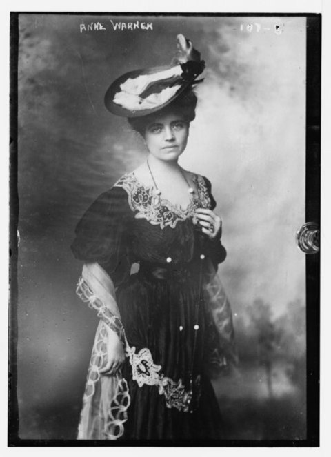Retrato de Anne Warner